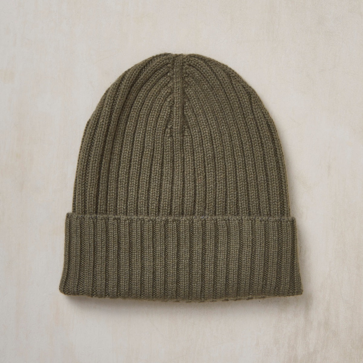Ribbed Cashmere Knitted Hat In Olive