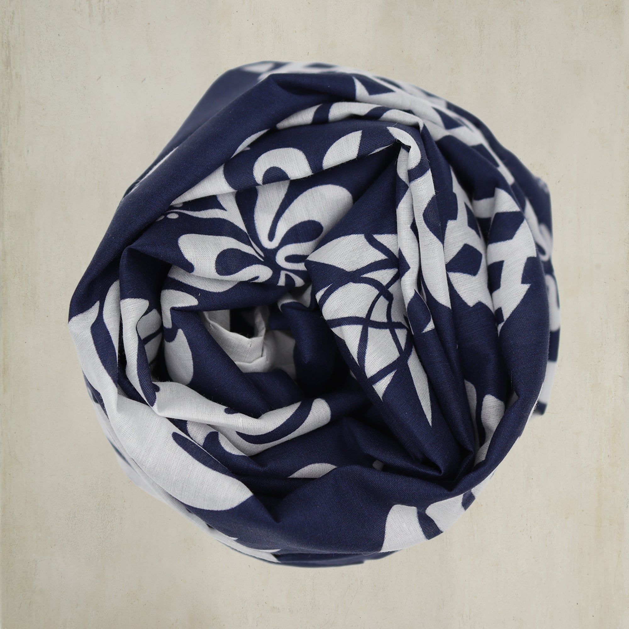 Cotton And Silk Pineapple Print Scarf in Navy