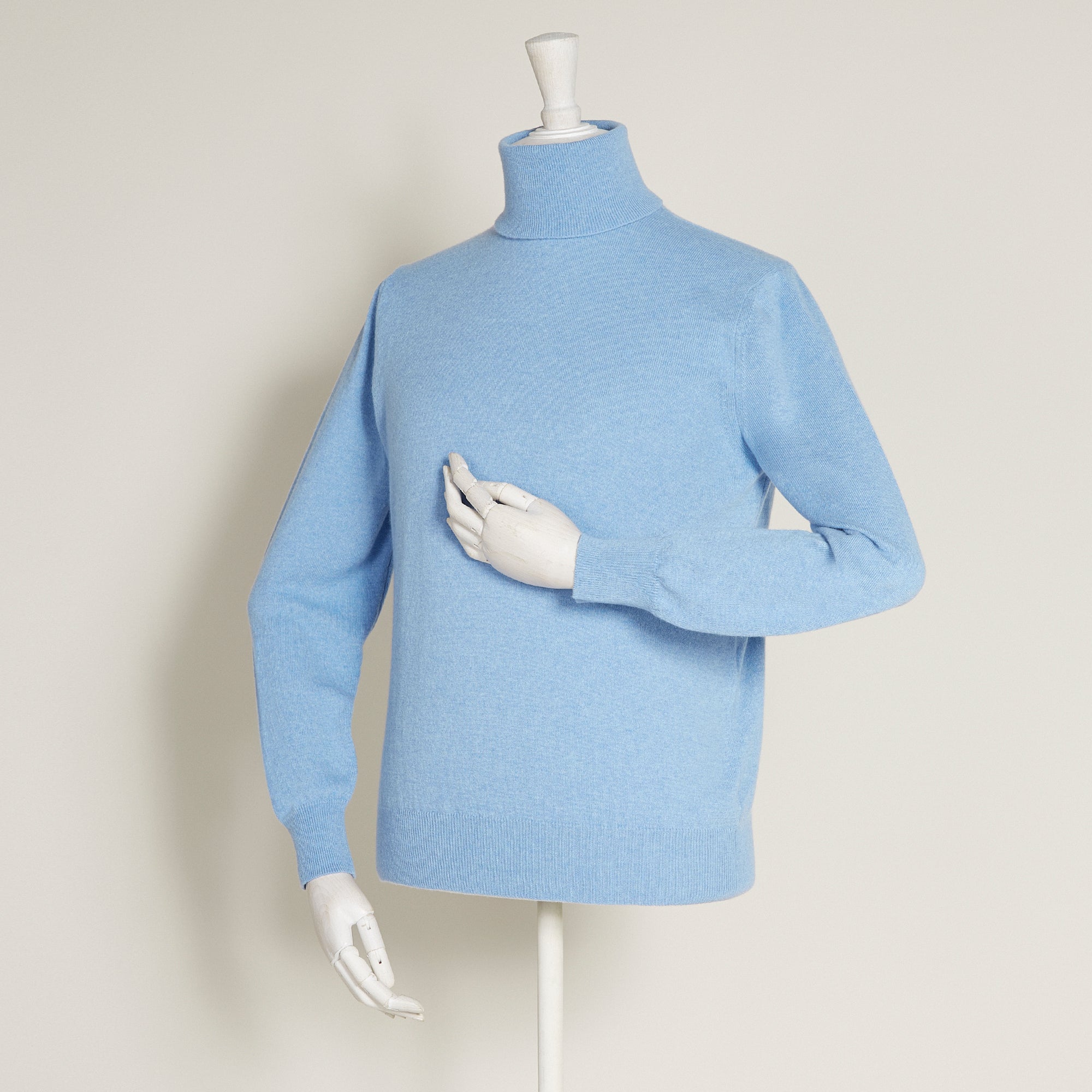 Medium Weight Cashmere Roll Neck In Sky