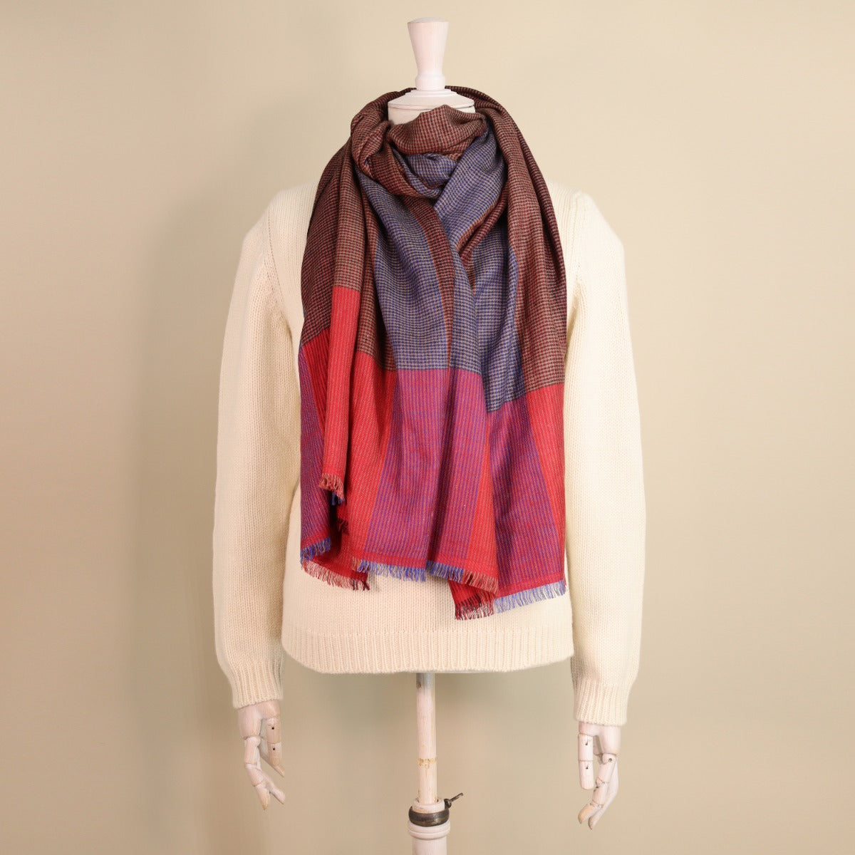 Puppytooth Cashmere Scarf In Burgundy