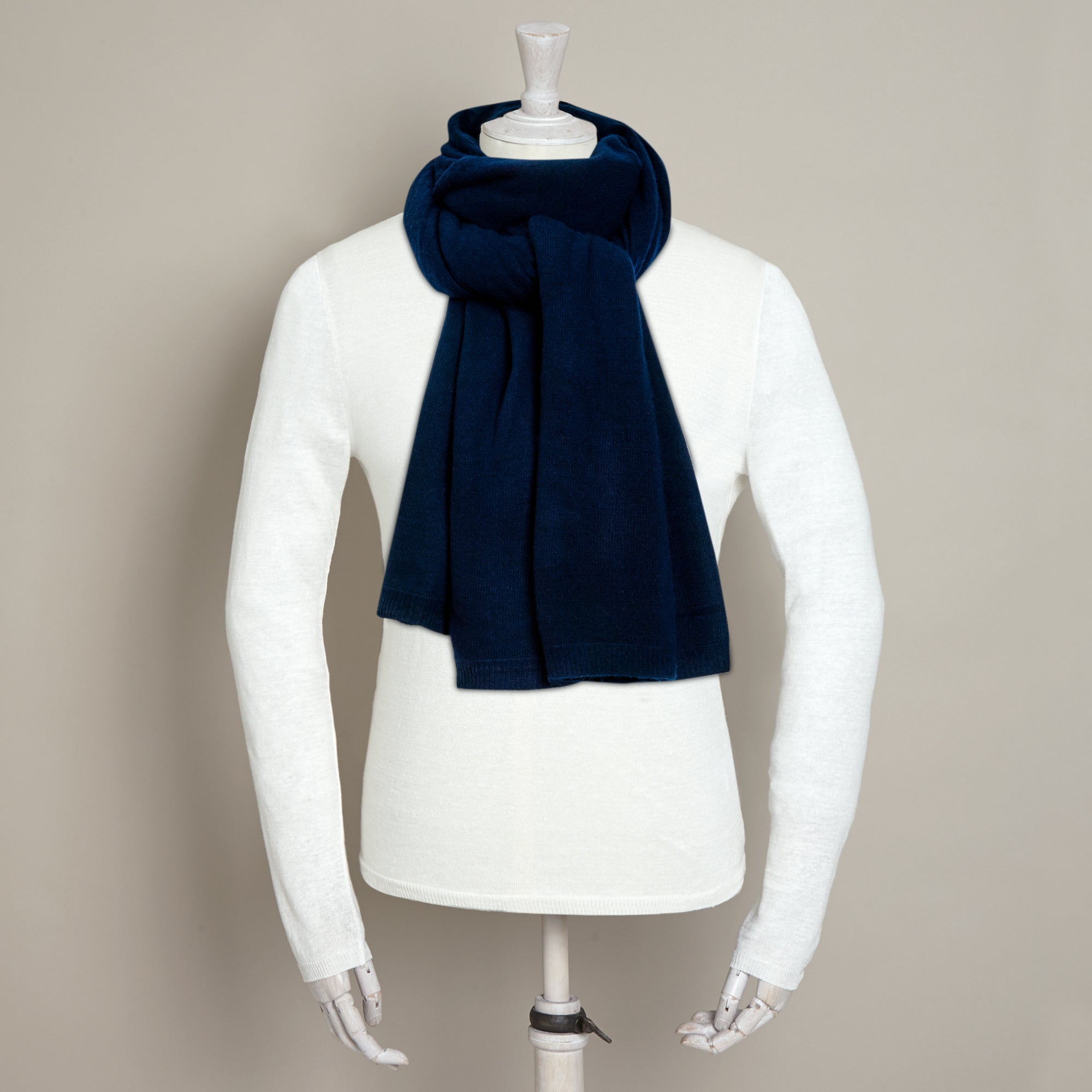 Large Knitted Cashmere Scarf In Dark Navy