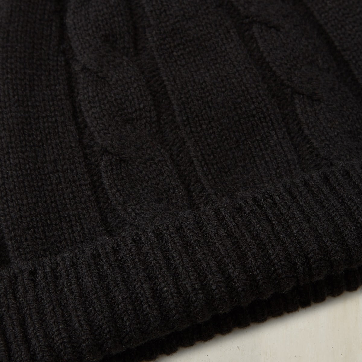 Lambswool Cable Knit Beanie Hat In Black