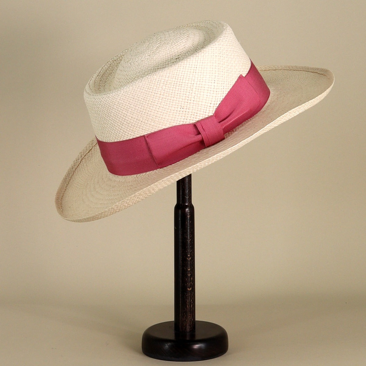 Wide Brimmed Straw Hat In Natural And Pink