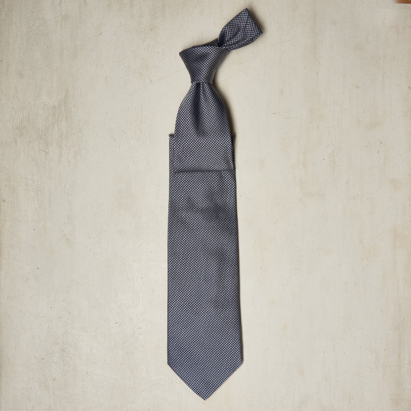 Puppy Tooth Silk Woven Tie In Navy