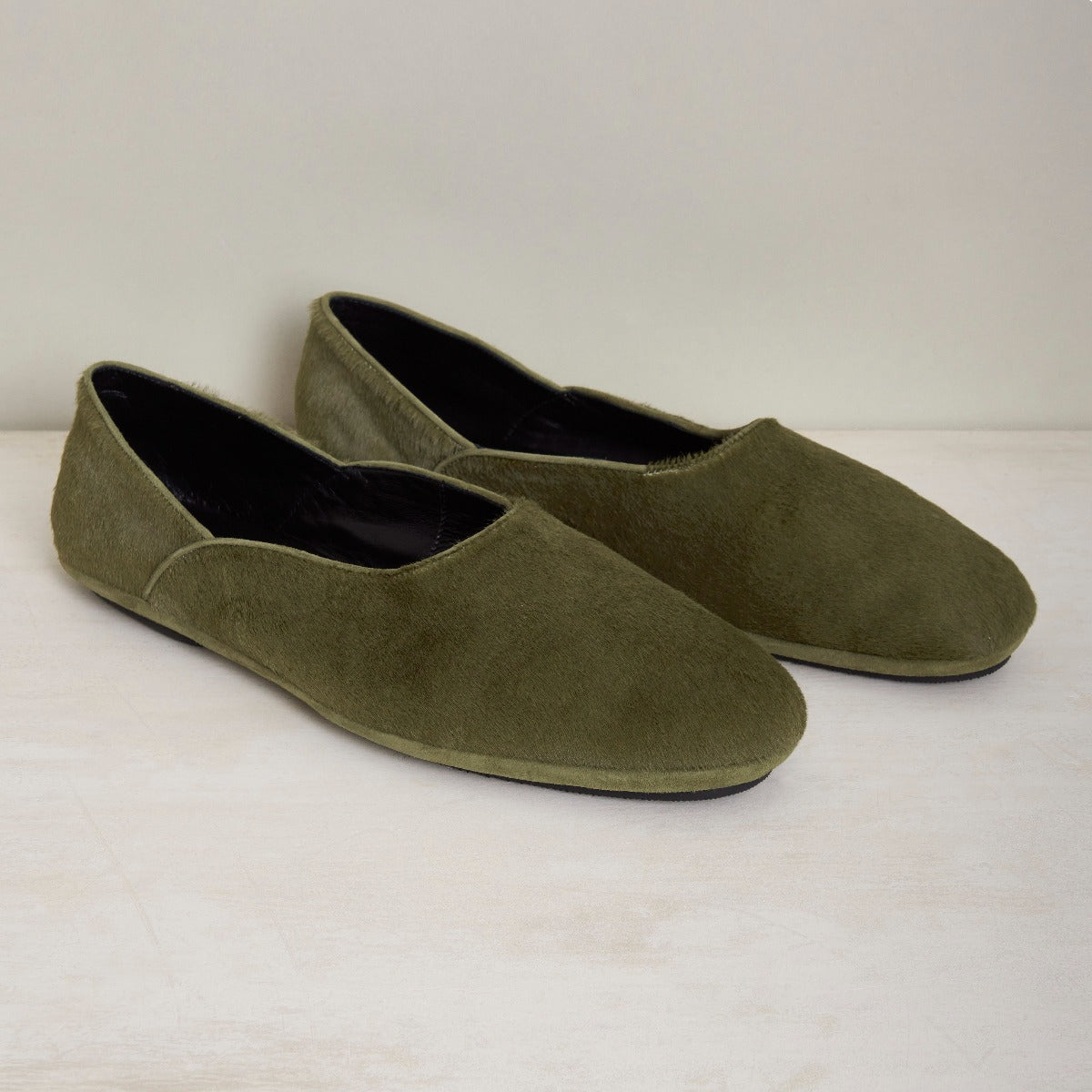 George Cortina For Anderson & Sheppard Plain Pony Hair Slippers In Khaki