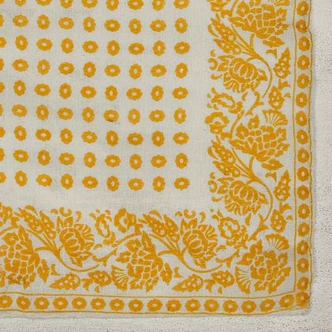 Cashmere And Silk Provence Geometric Pocket Square In Gold