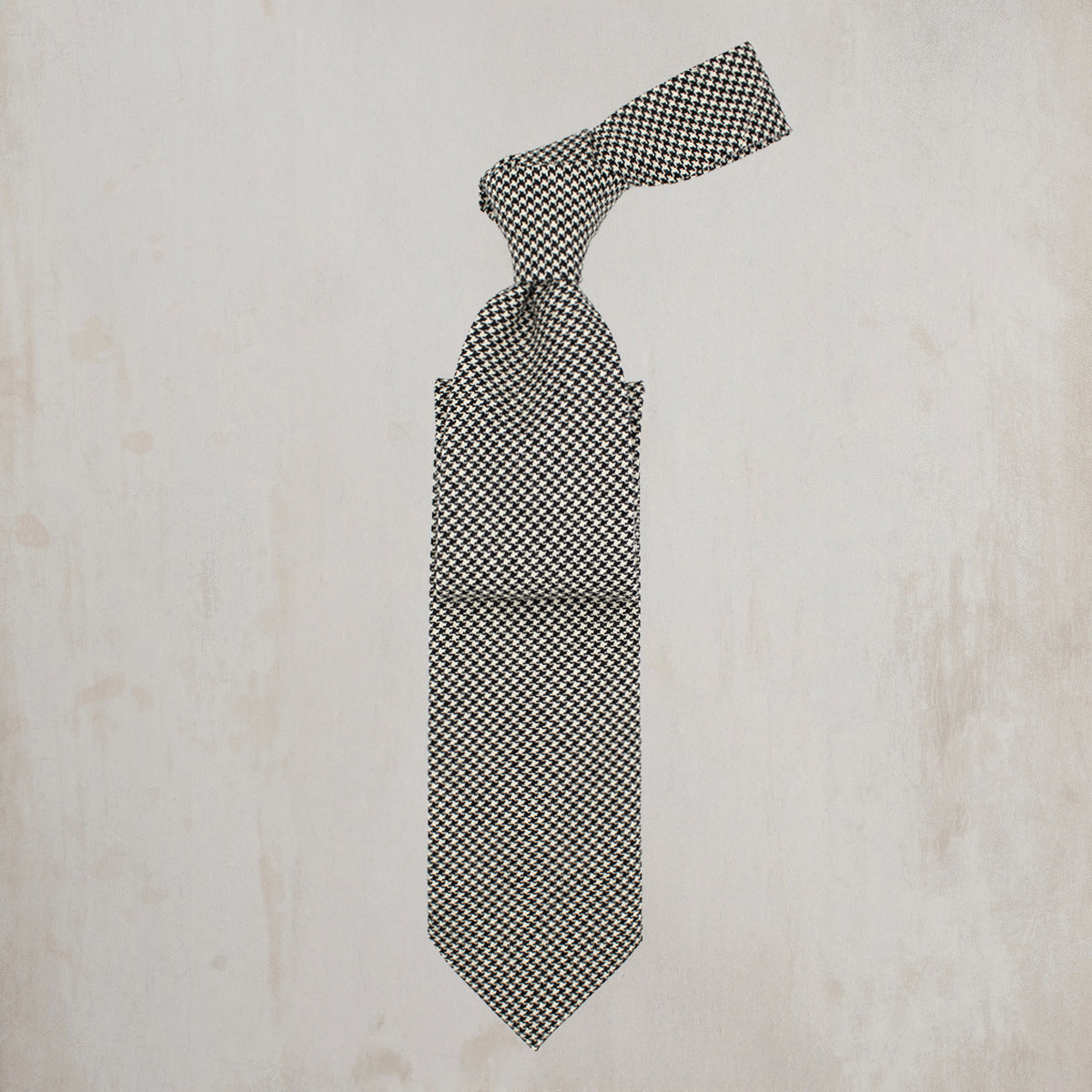 Woollen Dogtooth Tie in Black